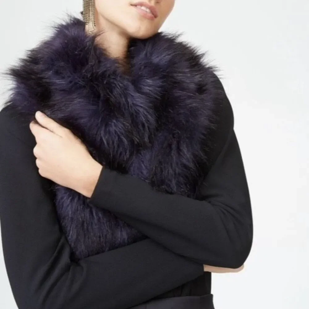 Club Monaco Faux Fur Pull Through Scarf Womens OS‎ Black Winter Collar Stole